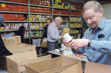 COVID-19 puts pressure on food banks to keep up